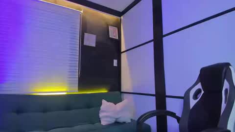Snapshot of isaacblack_ chatting on September 13, 4:46 am IsaacBlack online show from September 13, 4:46 am