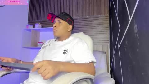 Snapshot of isaacblack_ chatting on September 12, 4:45 am IsaacBlack online show from September 12, 4:45 am
