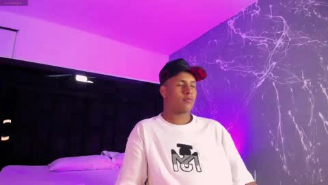 Snapshot of isaacblack_ chatting on September 11, 4:22 am IsaacBlack online show from September 11, 4:22 am