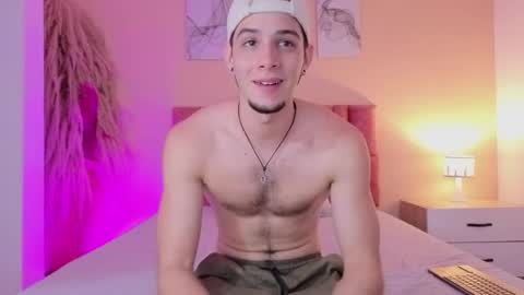 isaacblaze  online show from May 13, 4:31 am