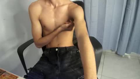 Snapshot of isaaclatino chatting on September 15, 6:37 am isaac online show from September 15, 6:37 am