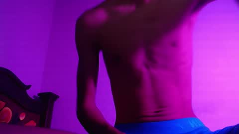 Snapshot of isaaclatino chatting on January 13, 12:51 am isaac online show from January 13, 12:51 am