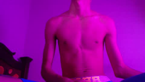 Snapshot of isaaclatino chatting on January 9, 5:02 am isaac online show from January 9, 5:02 am