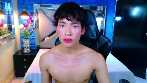 isaacnova online show from March 28, 7:25 pm