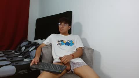 isak_lane online show from October 30, 2:13 am