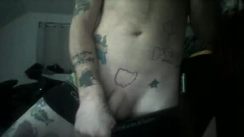 Snapshot of ishouldntbeonhereagain chatting on December 20, 3:25 am Daddy Master Master Daddy online show from December 20, 3:25 am