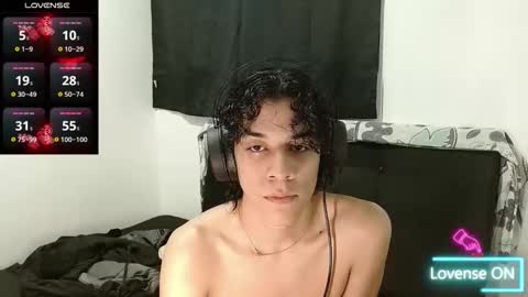 Snapshot of isidroglasc chatting on October 27, 6:05 am Isidro online show from October 27, 6:05 am