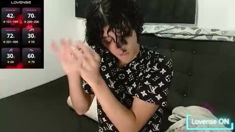 Snapshot of isidroglasc chatting on October 17, 3:10 am Isidro online show from October 17, 3:10 am