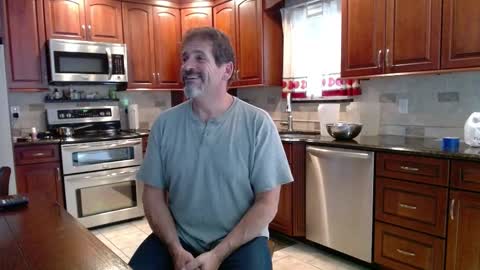 Snapshot of islandguy70 chatting on September 25, 9:13 pm Jim online show from September 25, 9:13 pm