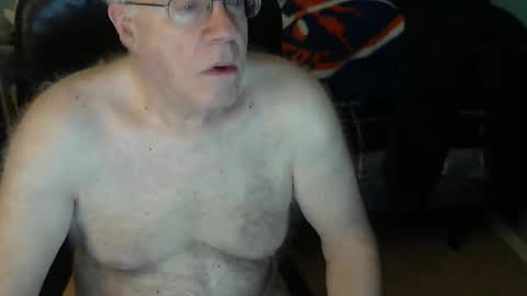 Snapshot of islesman22 chatting on February 10, 10:20 am islesman22 online show from February 10, 10:20 am