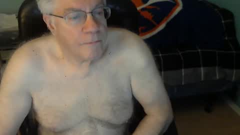 Snapshot of islesman22 chatting on January 22, 10:40 am islesman22 online show from January 22, 10:40 am