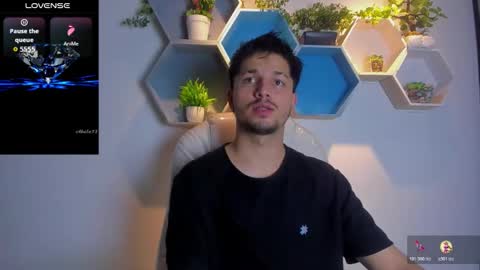 Issac online show from February 26, 7:37 pm