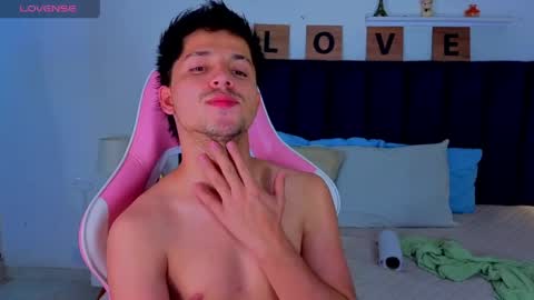 Issac online show from April 28, 6:51 am