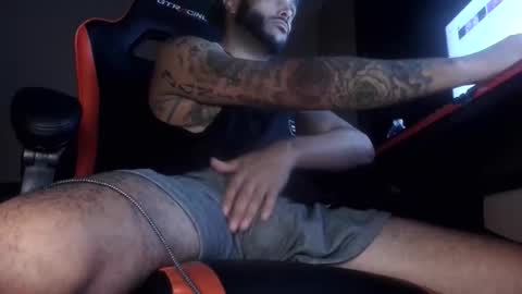 istreamtoo954 online show from April 7, 10:04 am