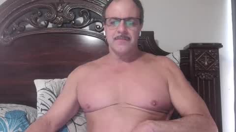 Snapshot of italianstud43 chatting on October 9, 12:43 pm Hot Italian online show from October 9, 12:43 pm