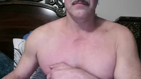 Snapshot of italianstud43 chatting on March 8, 12:31 am Hot Italian online show from March 8, 12:31 am