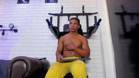 Italo Moore online show from November 9, 11:25 am