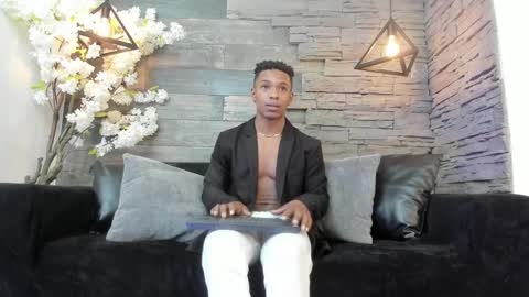 Snapshot of italomoore chatting on October 4, 12:10 pm Italo Moore online show from October 4, 12:10 pm