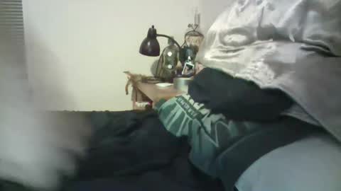 itchy_bay online show from December 23, 7:38 am