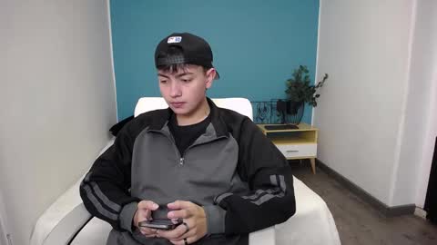 ithan__ online show from September 21, 1:44 pm