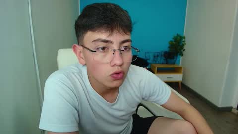 ithan__ online show from September 8, 6:51 pm