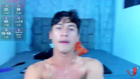 ithan_kingtwin online show from June 5, 7:52 pm