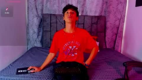 ithan_kingtwin online show from June 16, 7:16 pm