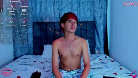 ithan_kingtwin online show from July 30, 9:25 pm