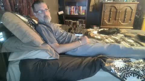 itsjustme81872 online show from September 13, 12:06 pm