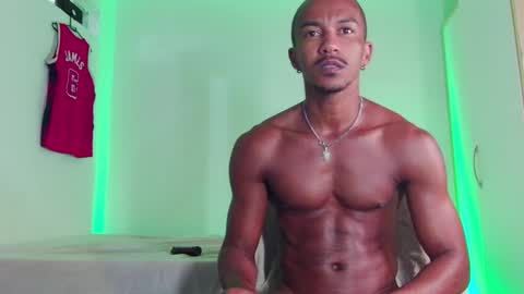 Snapshot of itsmikenoir chatting on September 25, 4:22 am Limited offer 50 online show from September 25, 4:22 am