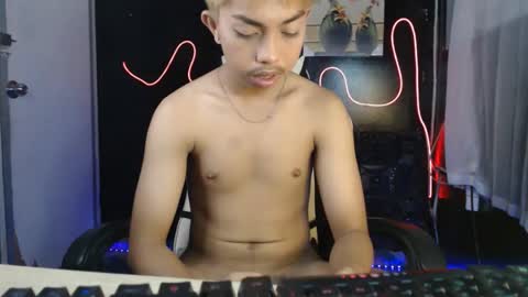 Kyle online show from April 20, 7:49 pm