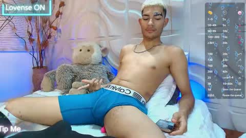 itszairen online show from April 12, 9:22 am