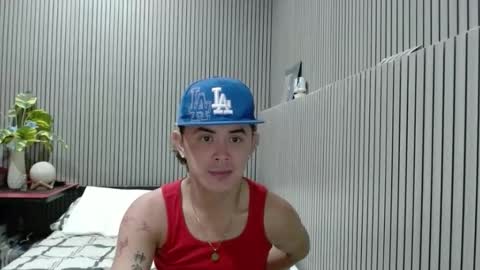 itzme_dex online show from April 8, 4:38 pm