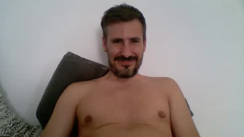 Snapshot of iyoperro chatting on October 12, 11:48 am Casandro online show from October 12, 11:48 am
