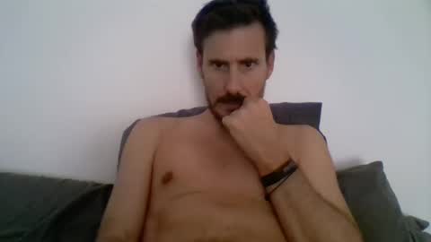 Snapshot of iyoperro chatting on October 7, 12:09 pm Casandro online show from October 7, 12:09 pm