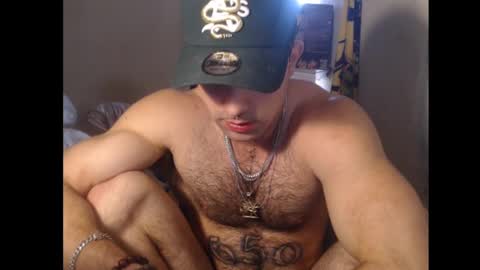 Snapshot of izak144 chatting on February 24, 8:47 pm izak144 online show from February 24, 8:47 pm