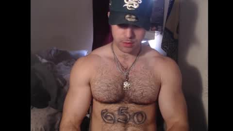 Snapshot of izak144 chatting on February 9, 10:32 pm izak144 online show from February 9, 10:32 pm