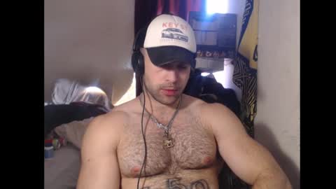 Snapshot of izak144 chatting on January 17, 8:37 pm izak144 online show from January 17, 8:37 pm