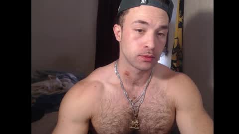Snapshot of izak144 chatting on March 2, 12:31 am izak144 online show from March 2, 12:31 am