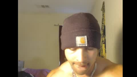 izak144 online show from May 2, 1:52 am