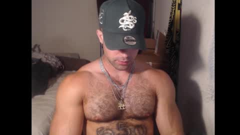Snapshot of izak144 chatting on October 7, 3:21 am izak144 online show from October 7, 3:21 am
