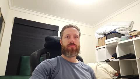 Snapshot of j0hnny_thunder chatting on October 31, 2:24 am Johnny Thunder online show from October 31, 2:24 am