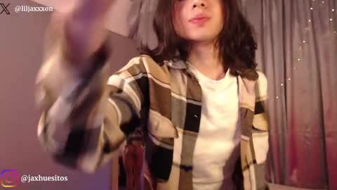 Hey im Jaxxxon check my info     online show from April 30, 2:35 pm