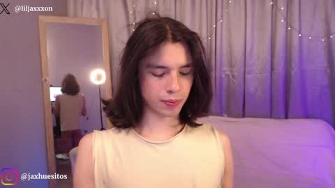 Hey im Jaxxxon check my info     online show from May 5, 12:29 pm