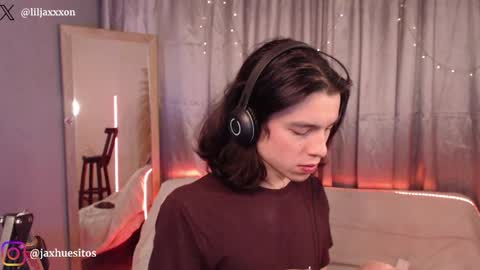 Hey im Jaxxxon check my info     online show from May 11, 12:18 pm