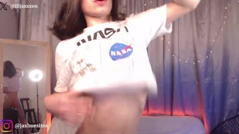Hey im Jaxxxon check my info     online show from May 9, 11:55 am