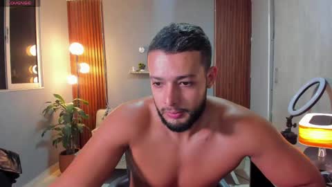 Calix  Independient model Insta and twt Calixsnake online show from April 30, 11:31 pm