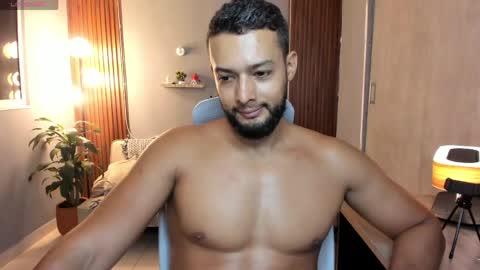 Calix  Independient model Insta and twt Calixsnake online show from May 16, 11:03 pm
