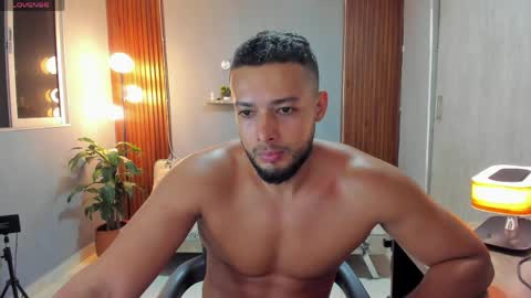 Calix  Independient model Insta and twt Calixsnake online show from May 7, 2:00 am