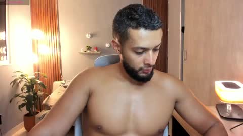 Calix  Independient model Insta and twt Calixsnake online show from May 15, 1:14 am